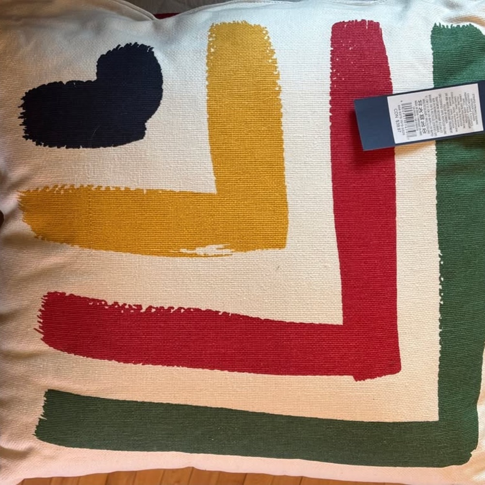 HBC STRIPES 20 x 20 " two-sided outdoor/indoor pillow. NEW with tag. - Picture 2 of 5